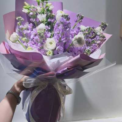 紫罗兰花束鲜花（紫罗兰花束鲜花图片大全）-图1