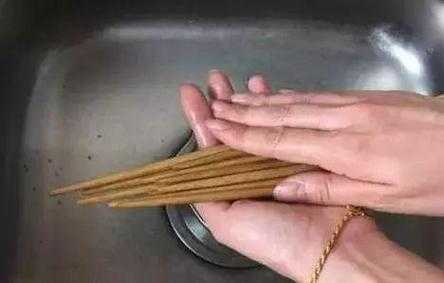 如何铁筷子消毒（铁木筷子怎么消毒）
