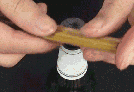 筷子如何开铁瓶子（用筷子怎么开瓶盖）